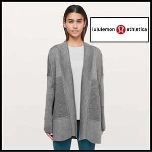 lululemon athletica Sit In Lotus Wrap in Heathered Grey.